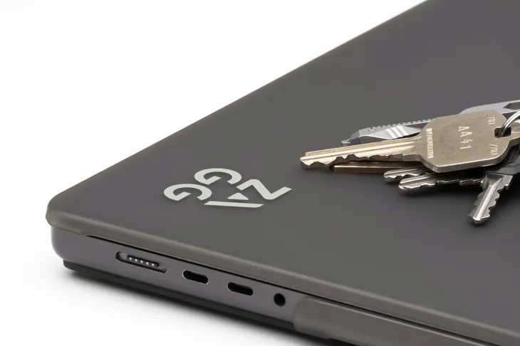 zagg-hardshell-do-macbook-pro-14-kolor-czarny