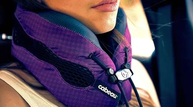 poduszka-podrozna-cabeau-evolution-cool-czarno-czerwony-rodzaj-poduszka-cechy-dodatkowe-pianka-pamieciowa