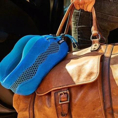 poduszka-podrozna-cabeau-evolution-cool-czarno-czerwony-rodzaj-poduszka-wysokosc-13-9-cm