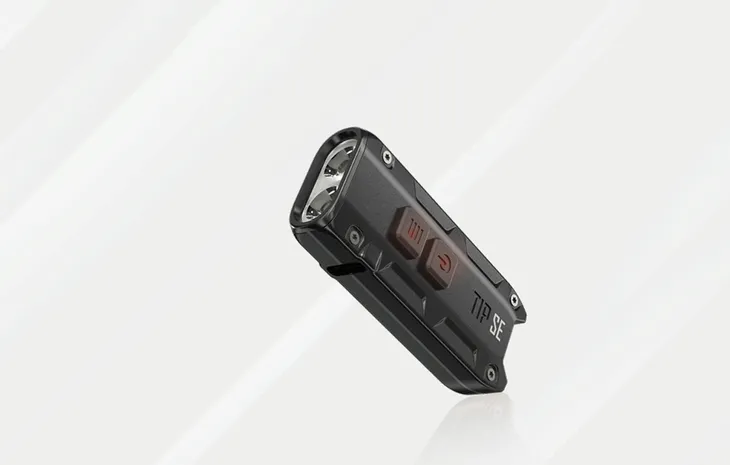 latarka-miniaturowa-nitecore-700-lm-led-maksymalna-sila-swiatla-700-lm