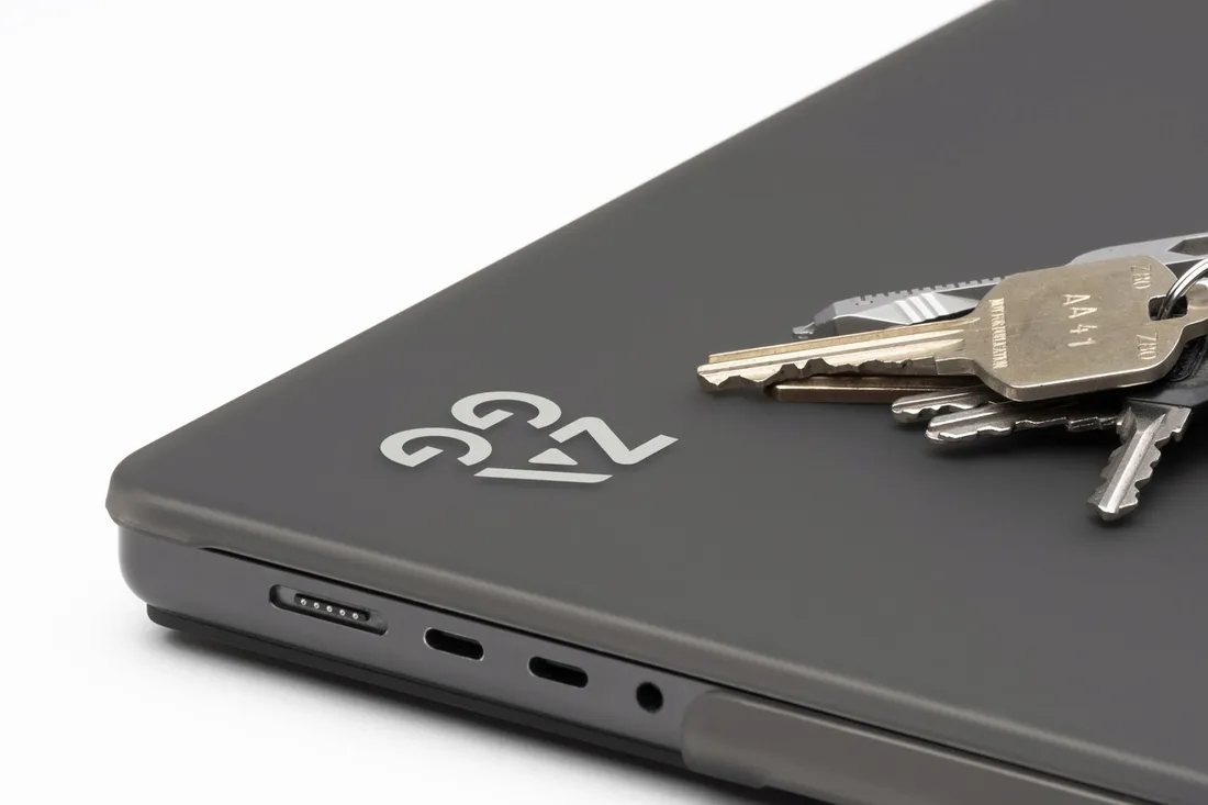 zagg-hardshell-do-macbook-pro-16-waga-z-opakowaniem-0-2-kg