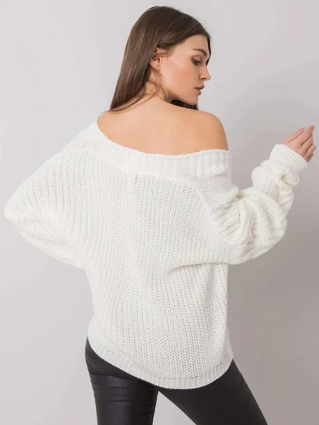 ecru-sweter-gianna-och-bella-one-size-wzor-dominujacy-bez-wzoru