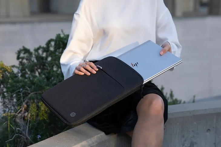 hp-etui-na-laptopa-renew-business-141