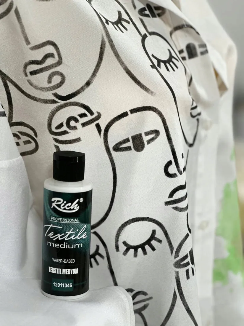 rich-textile-medium-medium-do-malowania-tkanin-120-ml
