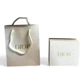 zestaw-dior-torba-i-pudelko-145x145x65-cm-bialy-fakturowany-karton