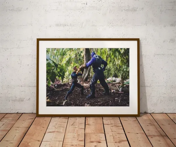kapitan-i-thanos-plakat-70x50-cm