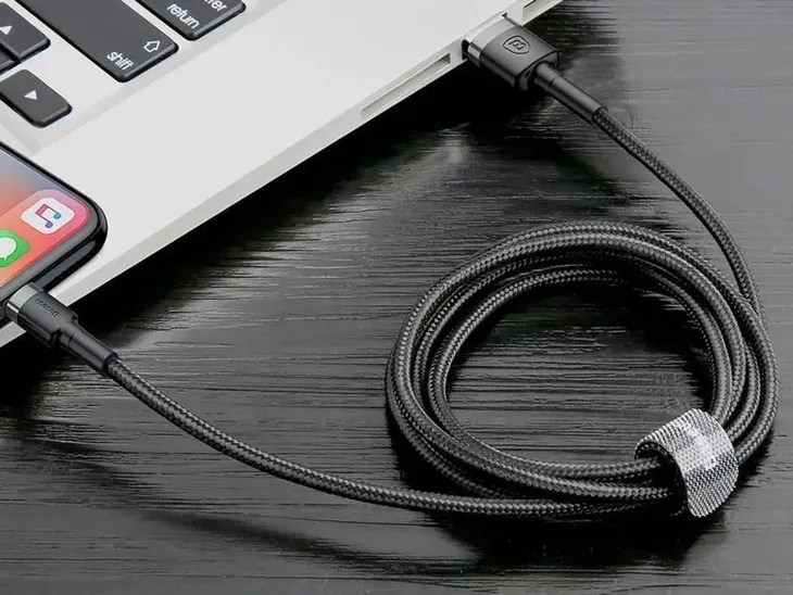 baseus-kabel-usb-lightning-iphone-2-4a-1m-czarny-waga-z-opakowaniem-0-3-kg-stan-nowy