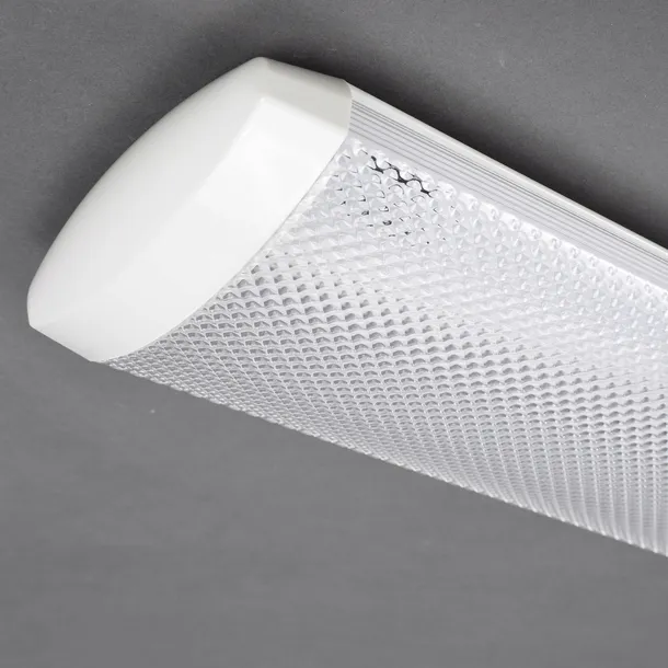 lampa-oprawa-sufitowa-do-garazu-pralni-spizarni-piwnicy-led-30w-3680lm-128c-dlugosc-128-2-cm