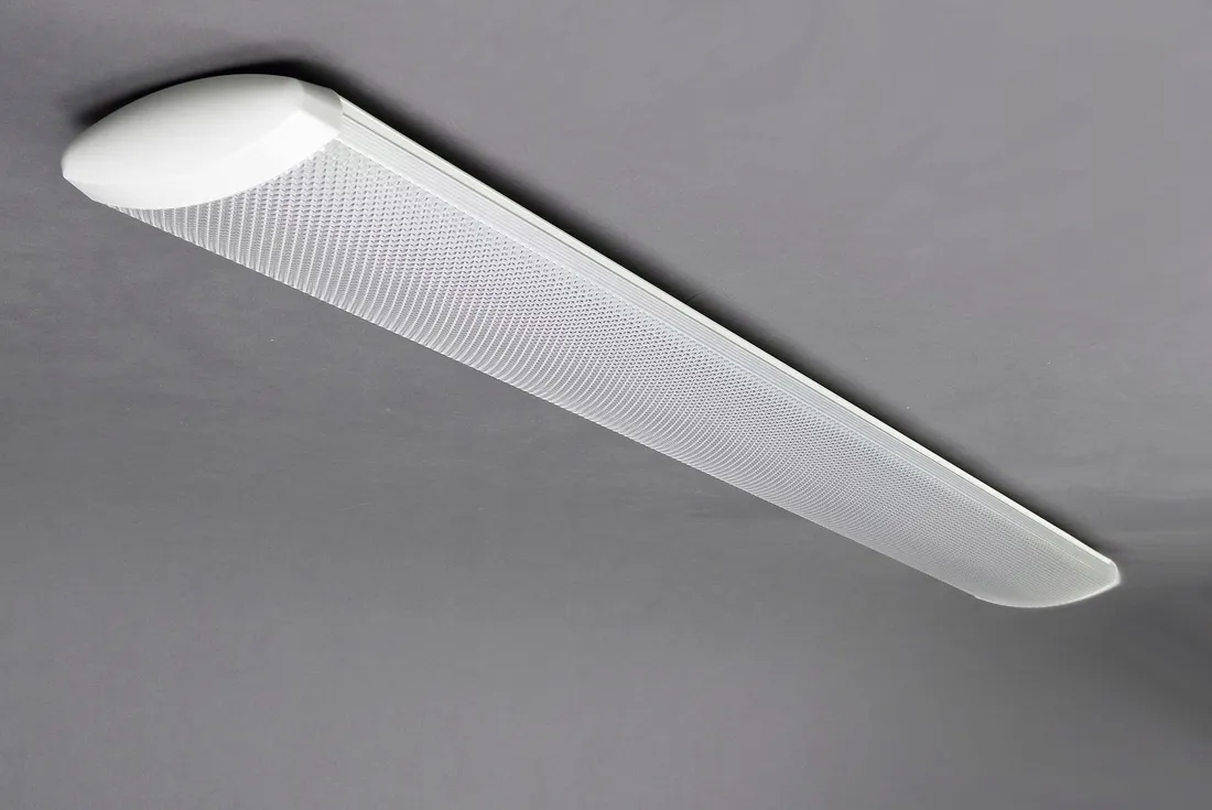 lampa-oprawa-sufitowa-do-garazu-pralni-spizarni-piwnicy-led-30w-3680lm-128c