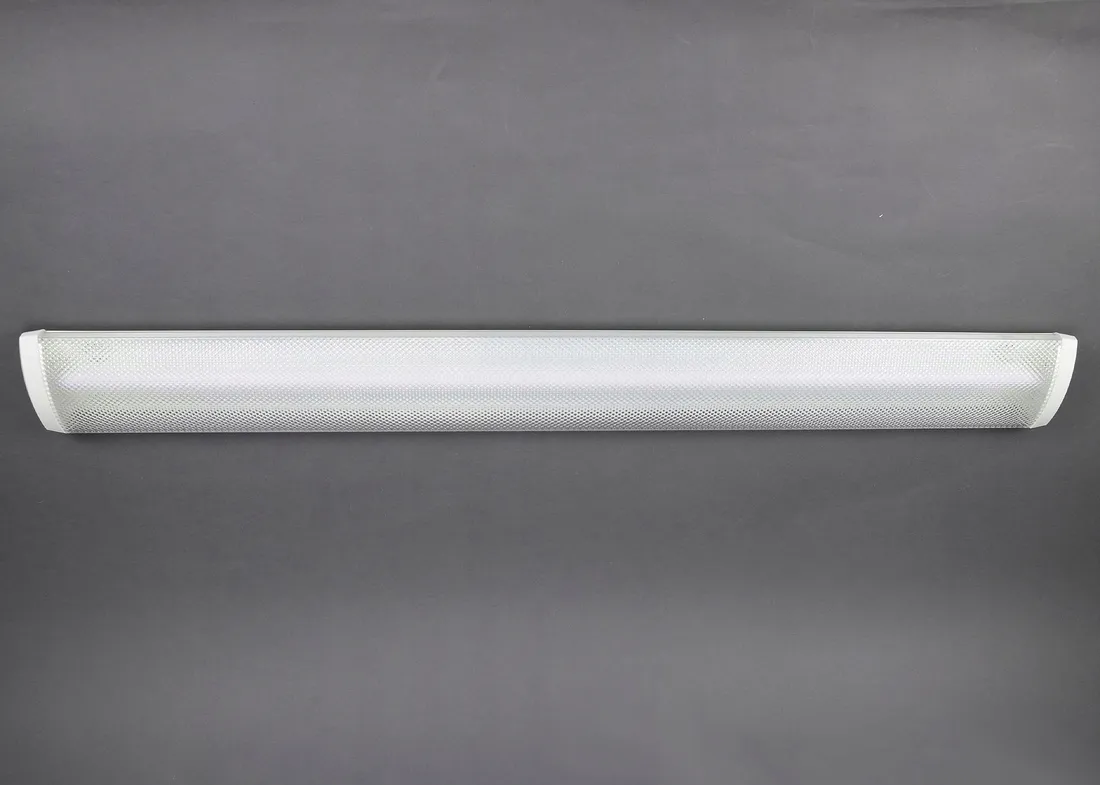 lampa-oprawa-sufitowa-do-garazu-pralni-spizarni-piwnicy-led-30w-3680lm-128c