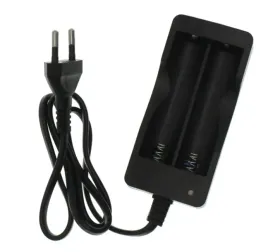 ladowarka-do-akumulatorow-18650-2-x-akumulator-6000mah-w-zestawie