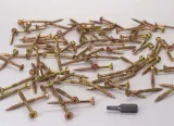 sruby-do-drewna-ocynkowane-35-x-40-mm-zestaw-200szt-torx-stan-nowy