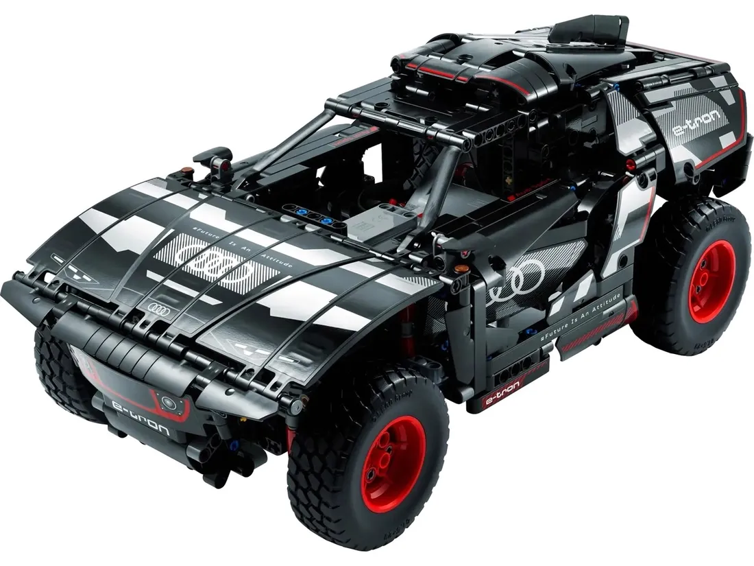 lego-technic-42160-audi-rs-q-e-tron