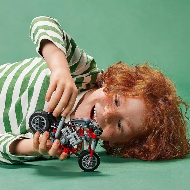 lego-technics-motocykl-42132-motor-chopper-plec-chlopcy-dziewczynki