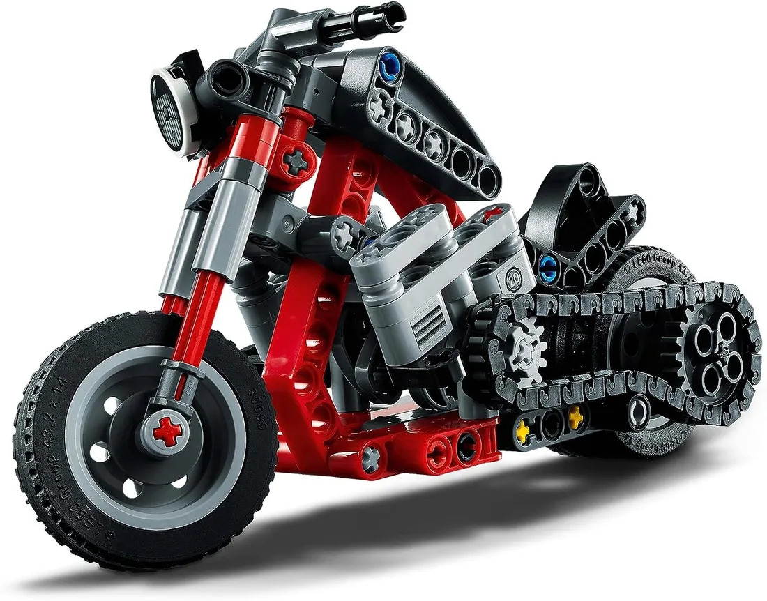 lego-technics-motocykl-42132-motor-chopper