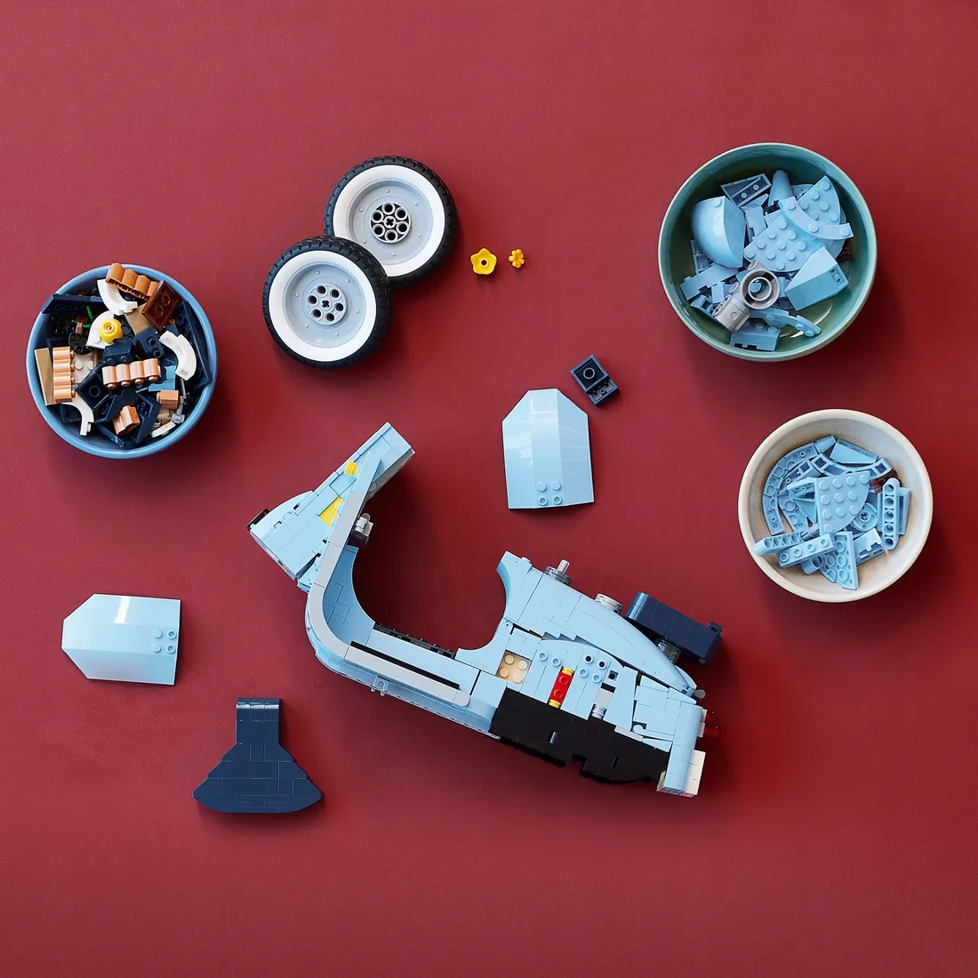 lego-creator-vespa-125-10298