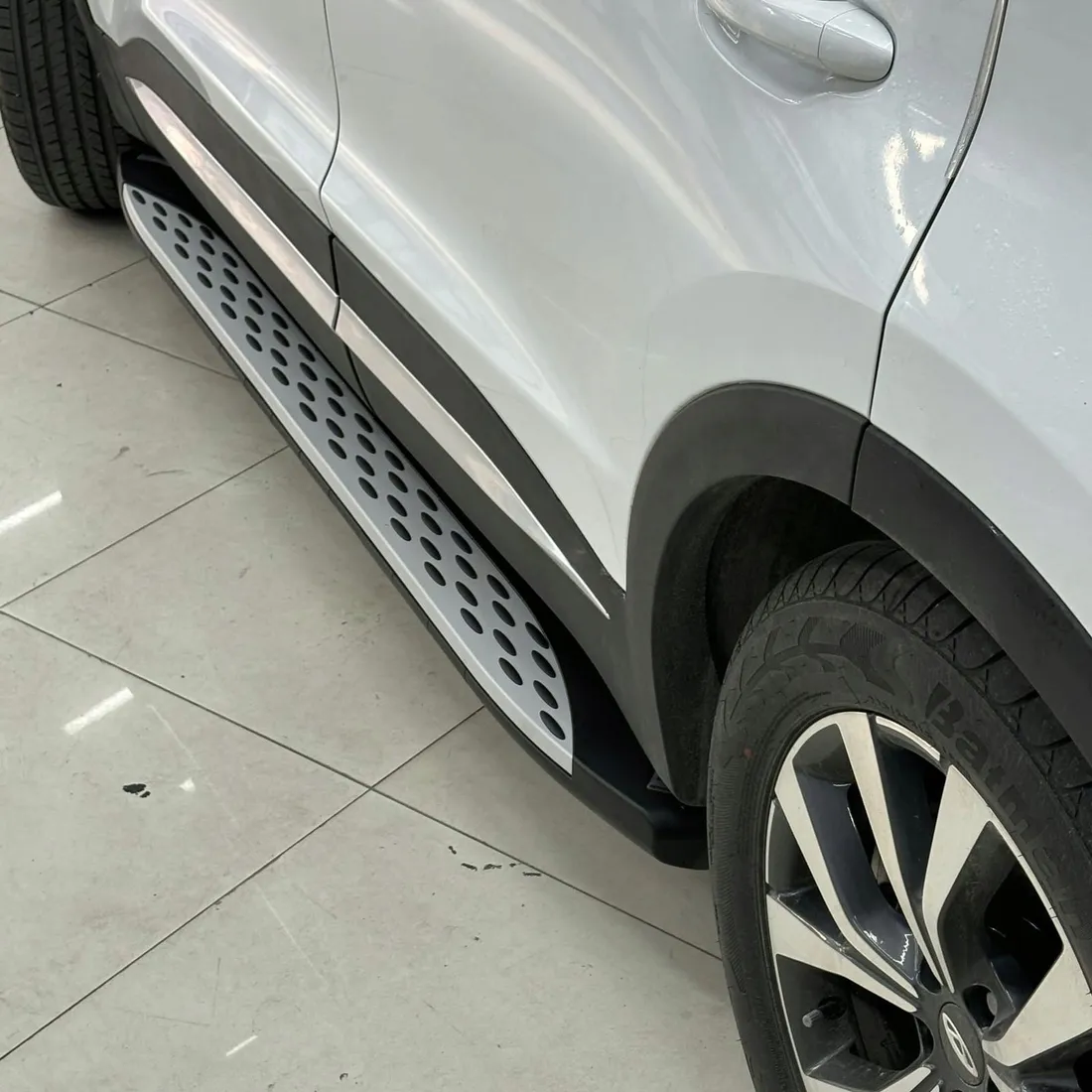 mazda-cx7-2006-2012-orurowanie-stopnie-boczne-progi-boki-stan-nowy