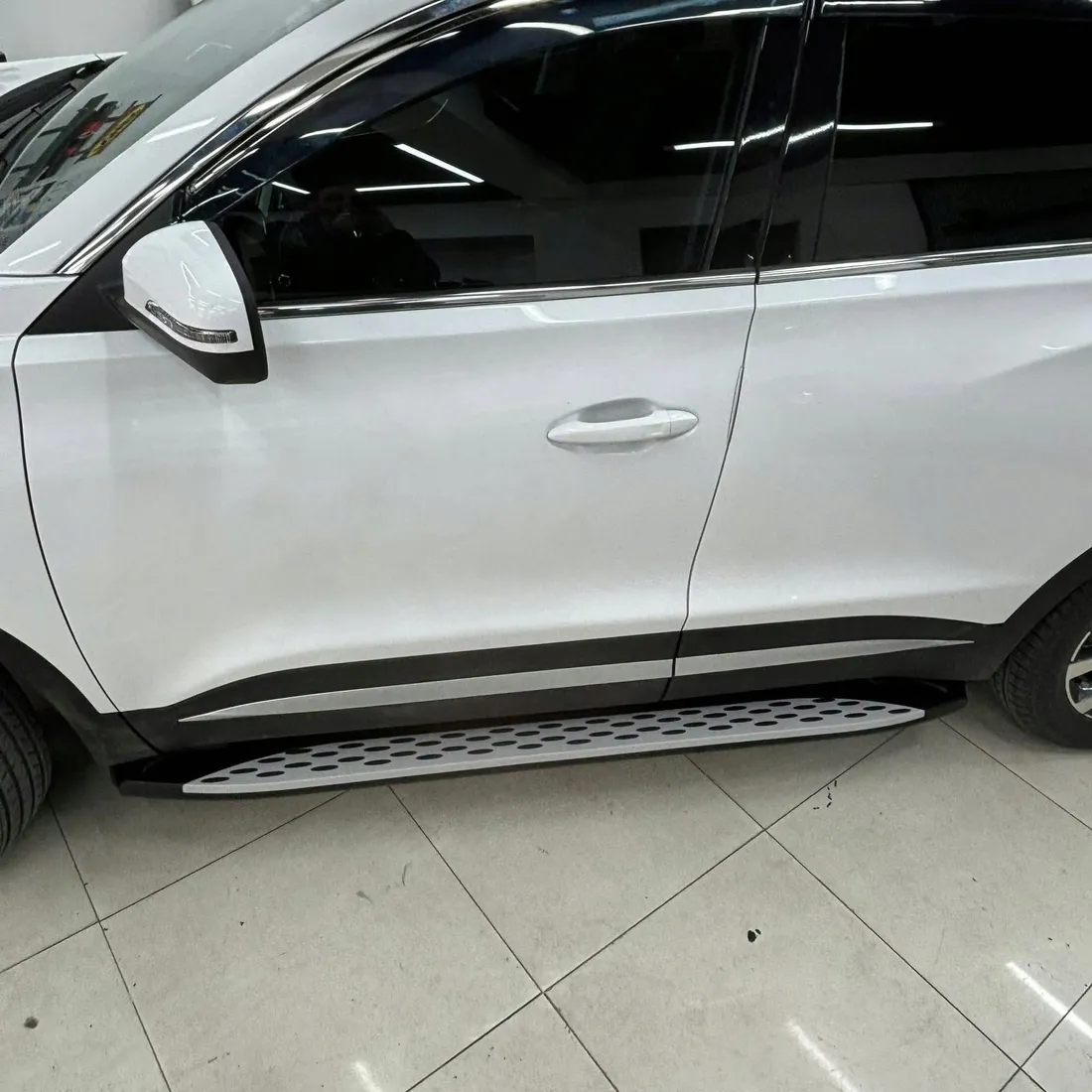 mazda-cx7-2006-2012-orurowanie-stopnie-boczne-progi-boki-stan-nowy