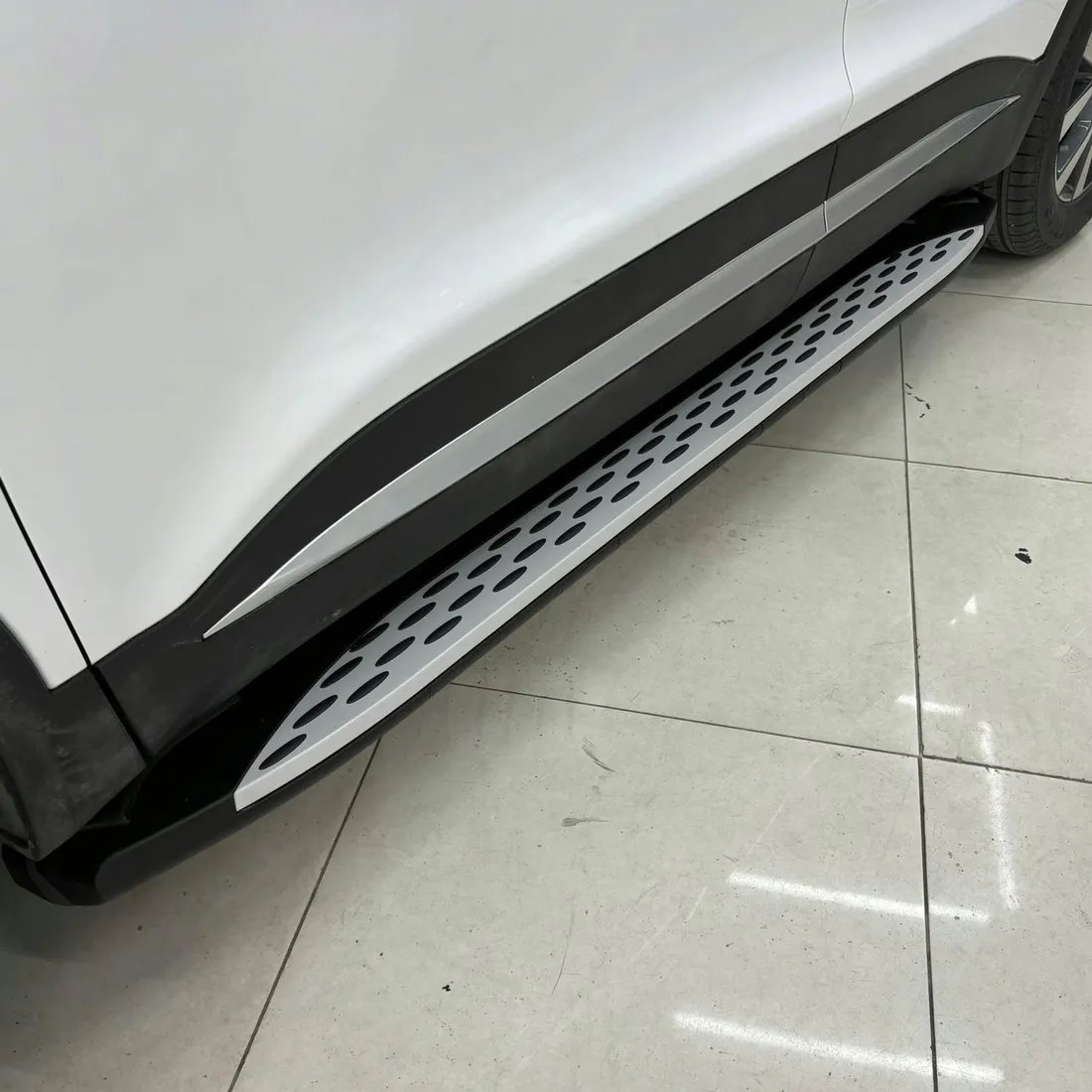 mazda-cx7-2006-2012-orurowanie-stopnie-boczne-progi-boki
