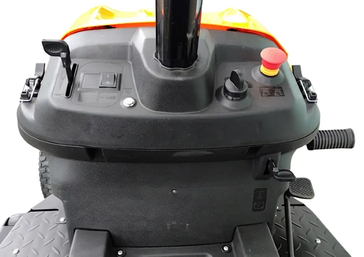 traktor-spalinowy-mastercut-t107-15-h-hydro-szerokosc-koszenia-107-cm