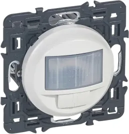 legrand-celiane-099507-automatyczny-przelacznik-230v-bialy