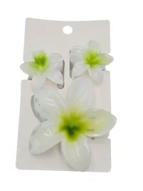 zestaw-trzech-spinek-klamra-plastikowa-kwiatek-hawajski-bialo-zielony-8cm