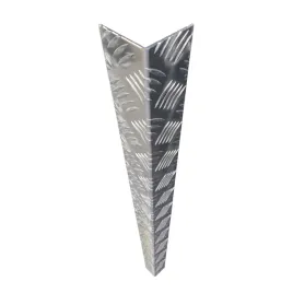 naroznik-ochronny-aluminiowy-ryflowany-odbojnik-50x50x2-katownik-10-cm