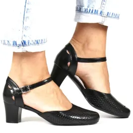 czolenka-na-niskim-obcasie-zapinane-na-kostce-unisoft-9941-czarne