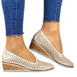 polbuty-na-koturnie-azurowe-mokasyny-potocki-12018-bezowe-zlote