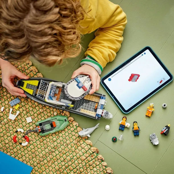 lego-city-poscig-lodzia-policyjna