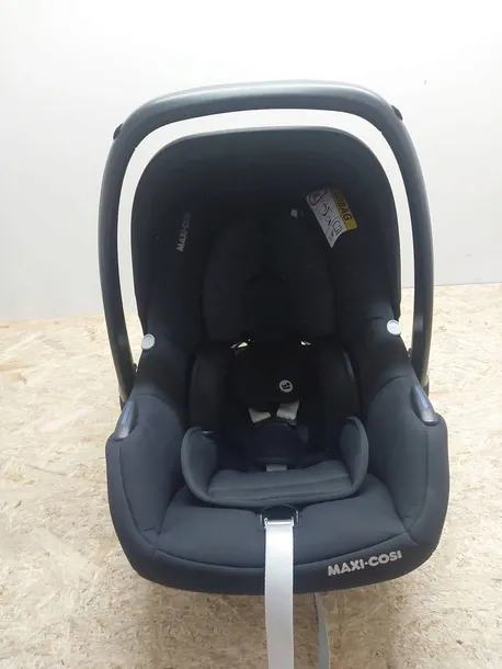 maxi-cosi-cabriofix-i-size-essential-black-0-13-kod-producenta-87465132