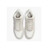 844907101-marka-nike