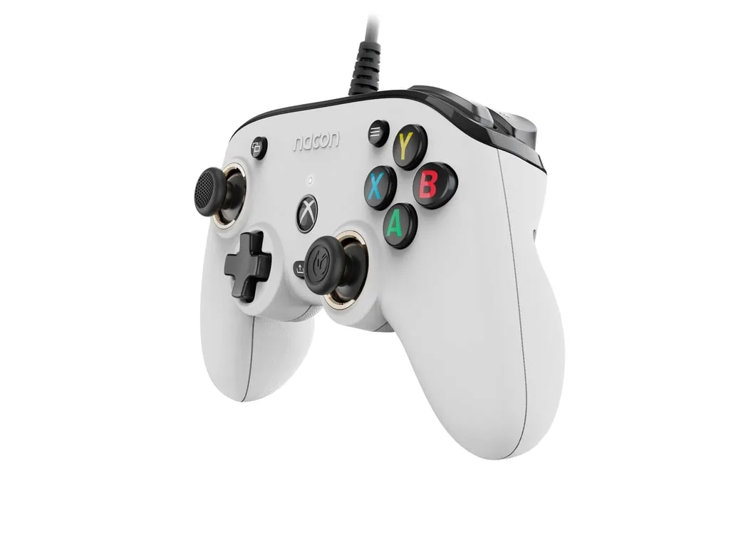 nacon-pro-compact-controller-bialy-usb-gamepad-xbox-one-xbox-series-s