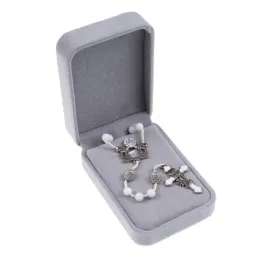 rozaniec-do-pierwszej-komunii-bialy-kwarc-sznurek-ozdobne-opakowanie