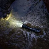 latarka-armytek-parma-c2ir-pro-cechy-dodatkowe-koronka-na-glowicy-kurzoodpornosc-o-ring-powloka-antyrefleksyjna-uchwyt-wodoodpornosc-wstrzasoodpornosc