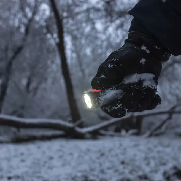 latarka-armytek-partner-c2-magnet-usb-white-material-aluminium