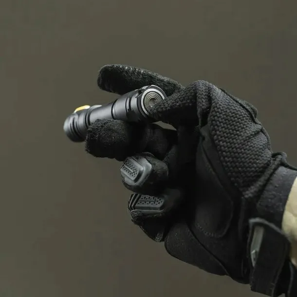 latarka-armytek-partner-c2-magnet-usb-white-zasilanie-akumulatorowe