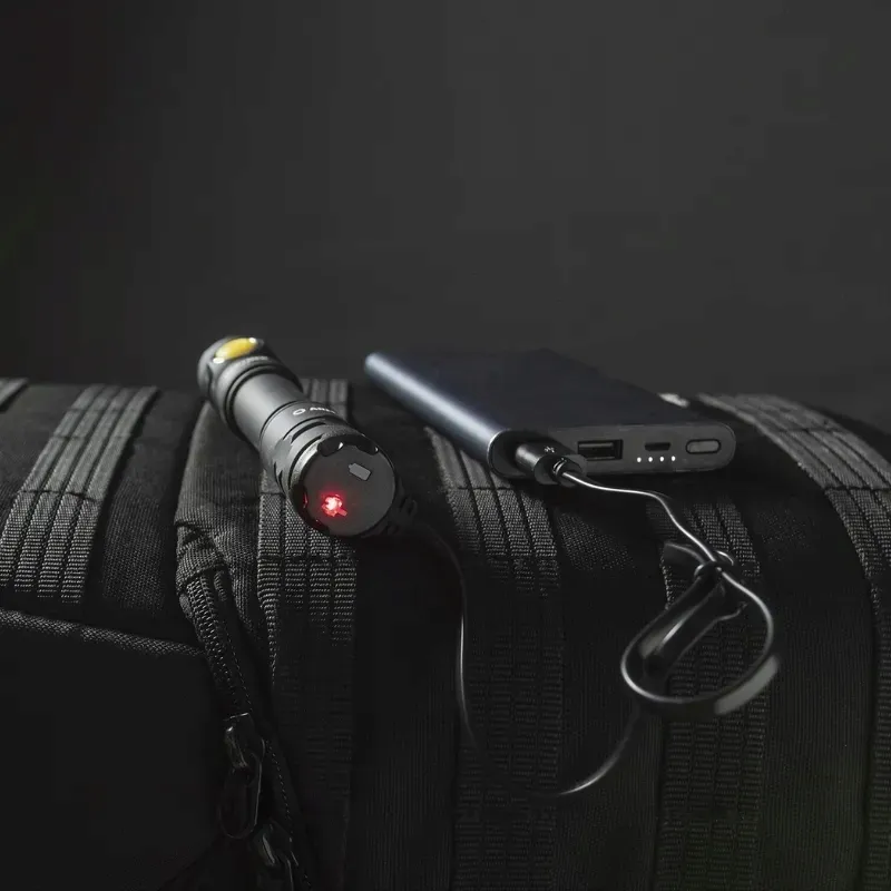 latarka-armytek-partner-c2-magnet-usb-white