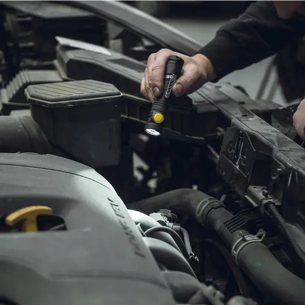 latarka-armytek-partner-c2-magnet-usb-white-maksymalna-sila-swiatla-1100-lm