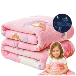 koc-swiecacy-w-ciemnosci-150x200-jednorozec-miekki-mily-pled-dla-dzieci
