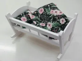 kolyska-dla-lalek-biala-posciel-z-materacem