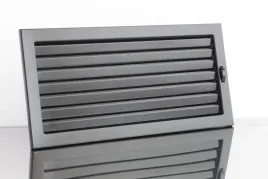 kratka-ventlab-z-ruchoma-zaluzja-450x240-czarna