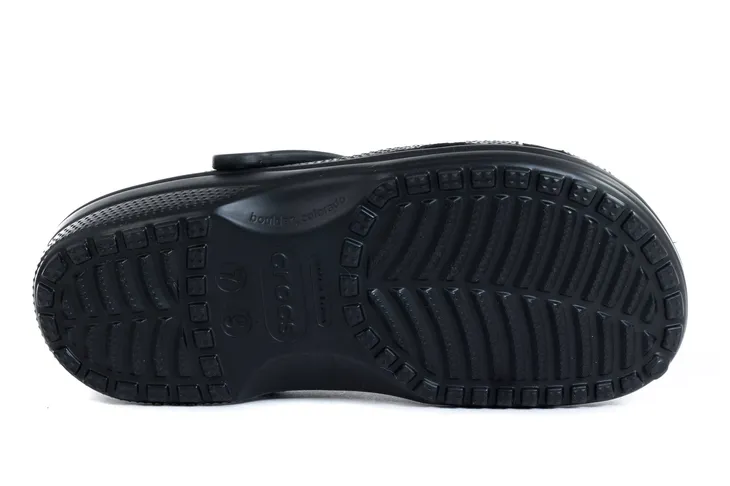 klapki-crocs-classic-czarny-fason-klapki