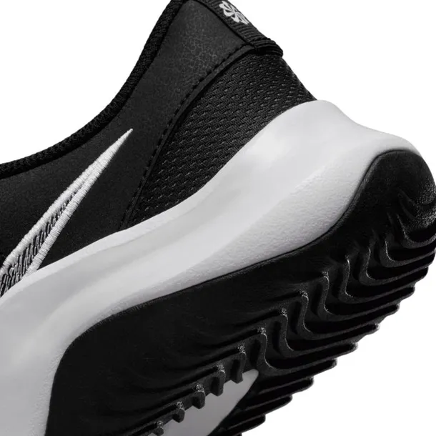 buty-nike-legend-essential-3-next-nature-cechy-dodatkowe-brak