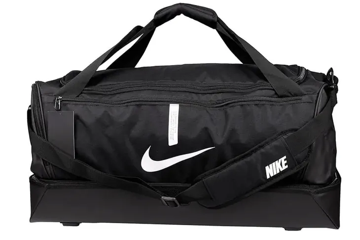 torba-nike-academy-team-hardcase-l-cechy-dodatkowe-regulowany-pas-nosny-wodoodpornosc