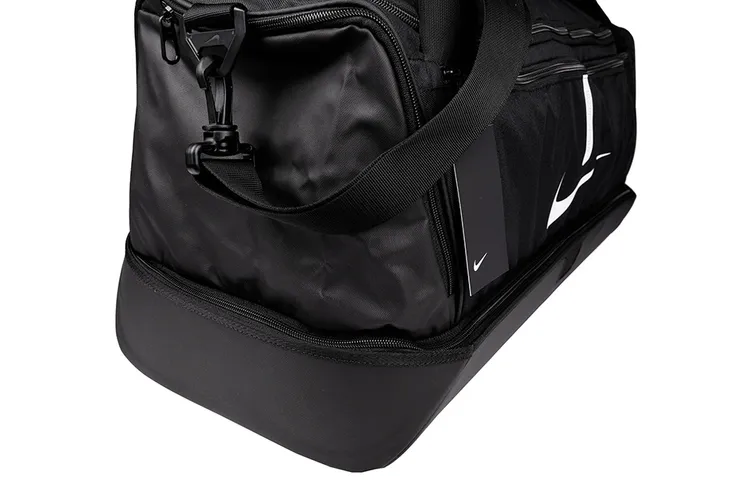 torba-nike-academy-team-hardcase-l-pojemnosc-1-l