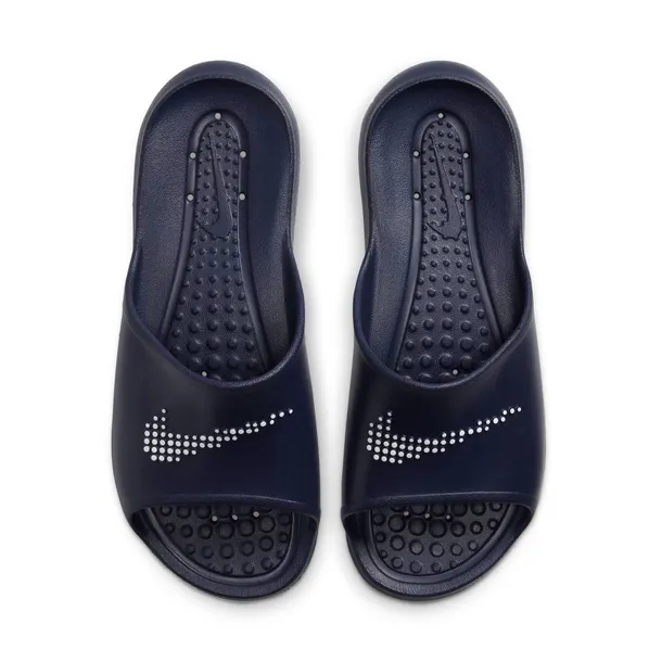 klapki-nike-victori-one-m-material-wkladki-tworzywo-sztuczne