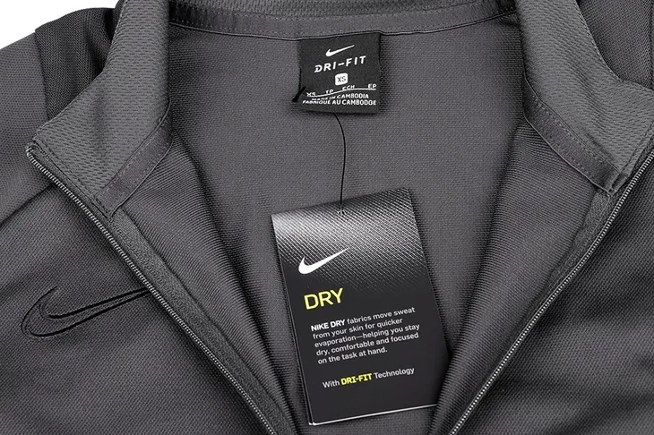 dres-nike-dri-fit-academy-21-material-dominujacy-poliester