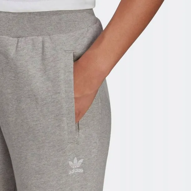 spodnie-adidas-adicolor-essentials-slim-joggers-fason-inny