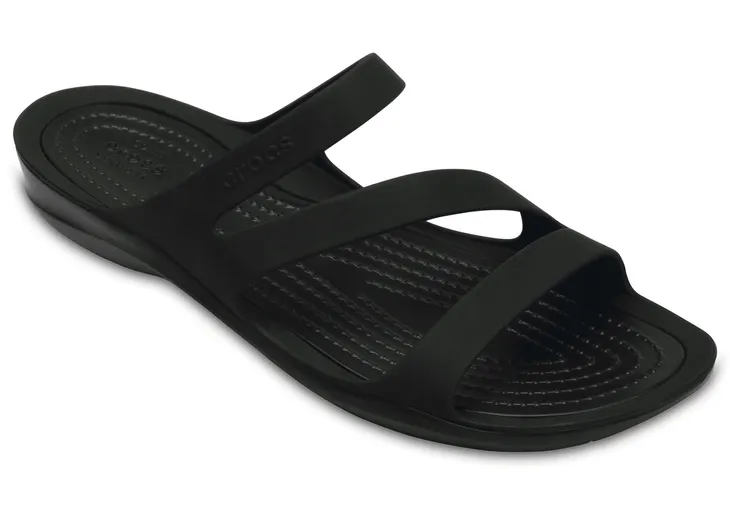 crocs-swiftwater-sandal-w-czarne-wysokosc-obcasa-platformy-2-5-cm